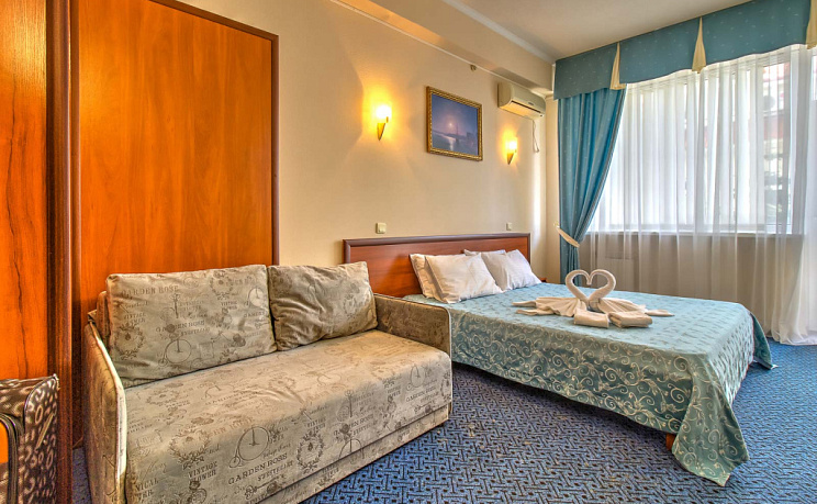 Стандарт А вид на зелёную зону с балконом